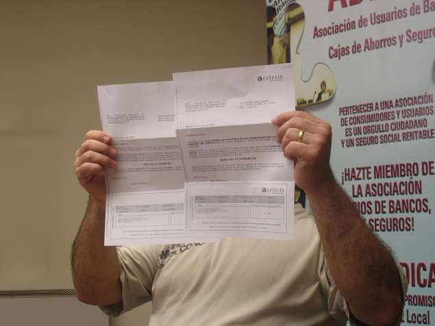 Acosado por deber 200 euros Acosado por deber 200 euros