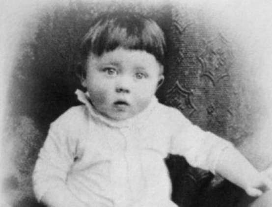 Hitler de niño Hitler de niño