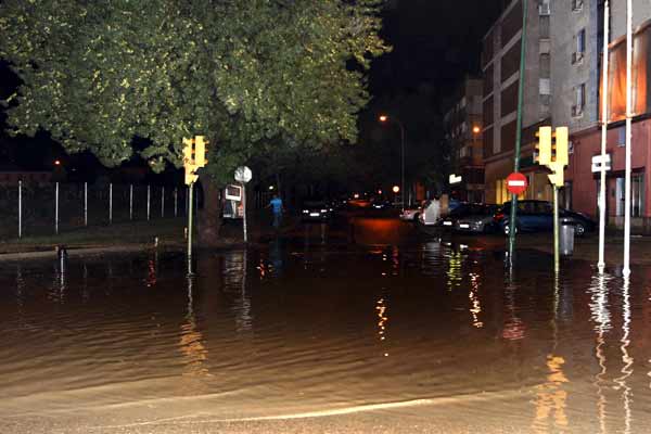 Destrozos por unatormenta en Huesca. Destrozos por unatormenta en Huesca.