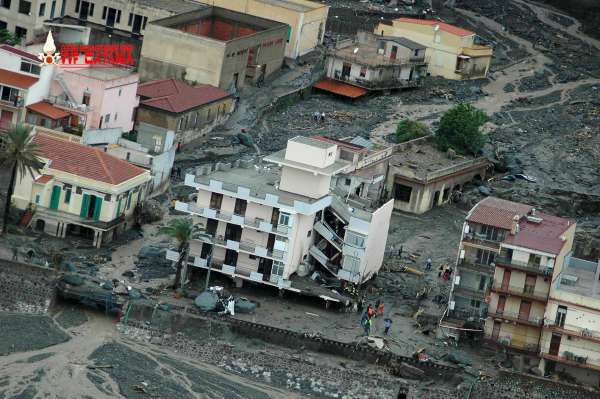 Veinte personas mueren en Sicilia tras las inundaciones causadas por el