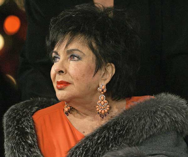 Elizabeth Taylor Elizabeth Taylor