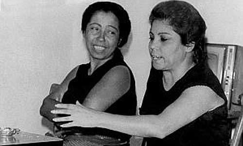 Bernarda de Utrera (dcha.) y su hermana Fernanda Bernarda de Utrera (dcha.) y su hermana Fernanda