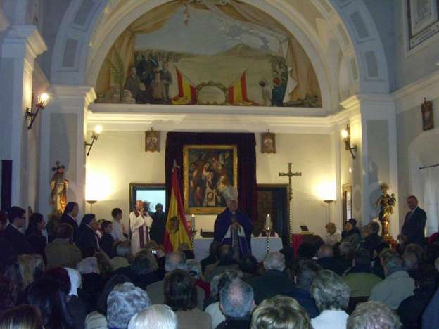 Misa con una bandera franquista Misa con una bandera franquista