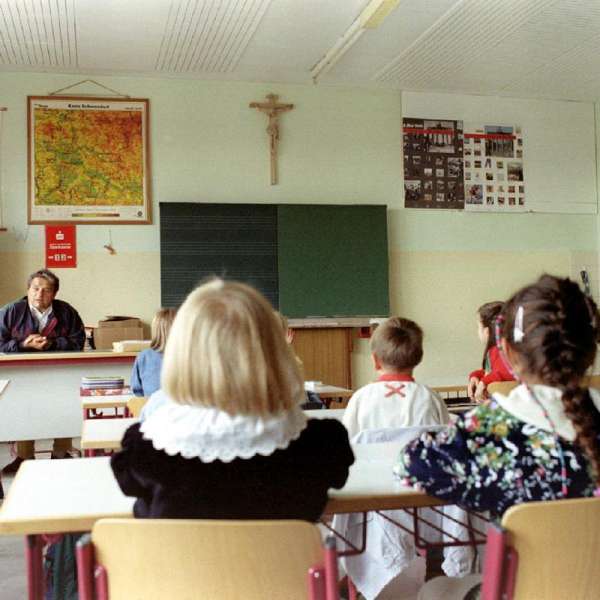 Crucifijos en las aulas Crucifijos en las aulas