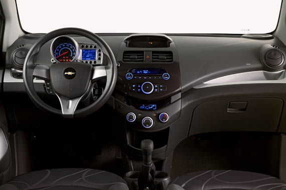 Chevrolet spark салон
