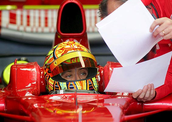 Valentino Rossi en un Ferrari Valentino Rossi en un Ferrari