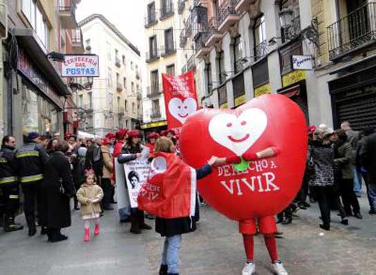 Pasacalles de Derecho a Vivir en Madrid Pasacalles de Derecho a Vivir en Madrid