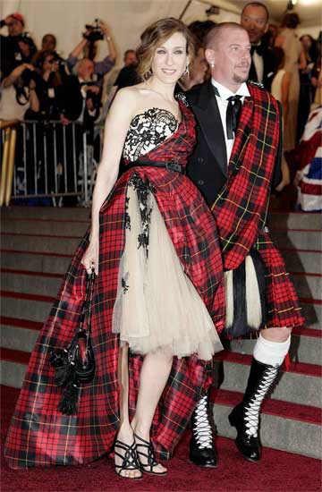Sarah Jessica Parker y Alexander McQueen Sarah Jessica Parker y Alexander McQueen