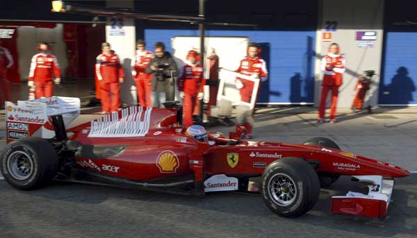 Alonso con su Ferrari Alonso con su Ferrari