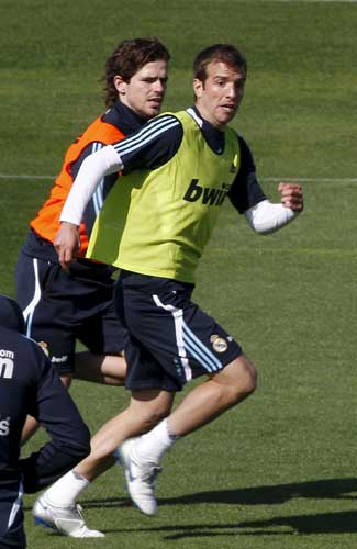 Gago y Van der vaart Gago y Van der vaart