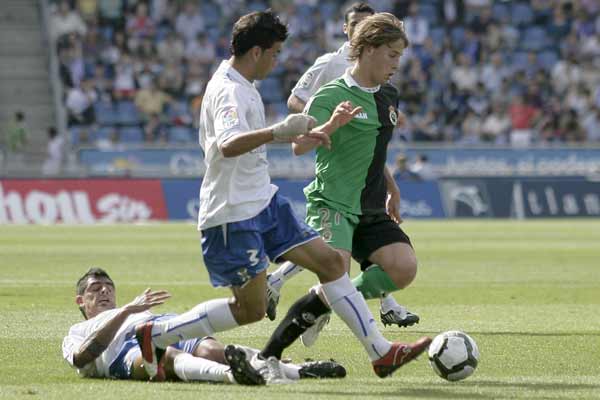 Canales ante el Tenerife Canales ante el Tenerife