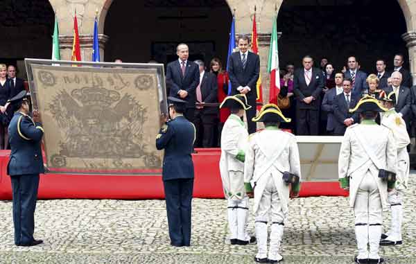 Intercambio de banderas entre México y España Intercambio de banderas entre México y España