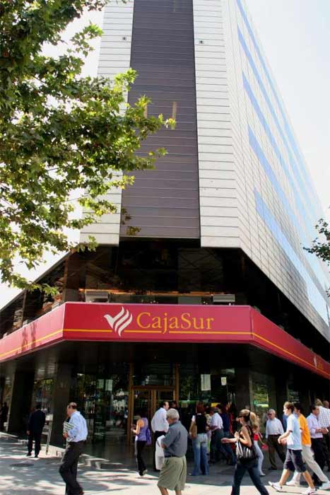 El Banco de España interviene Cajasur El Banco de España interviene Cajasur