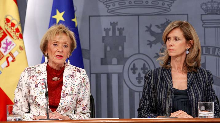 De la Vega, tras el Consejo de Ministros. De la Vega, tras el Consejo de Ministros.