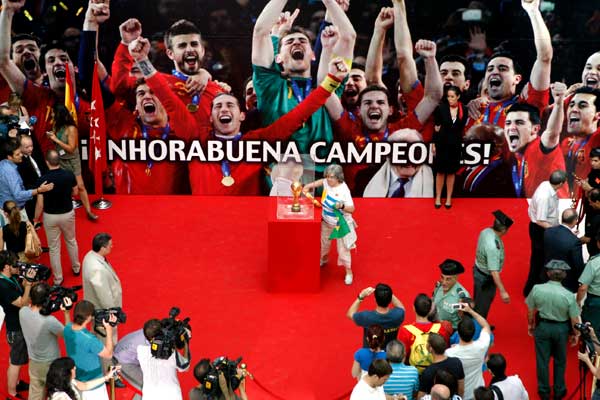 Aficionada con la Copa del Mundo Aficionada con la Copa del Mundo