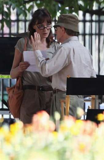 Carla Bruni y Woody Allen Carla Bruni y Woody Allen