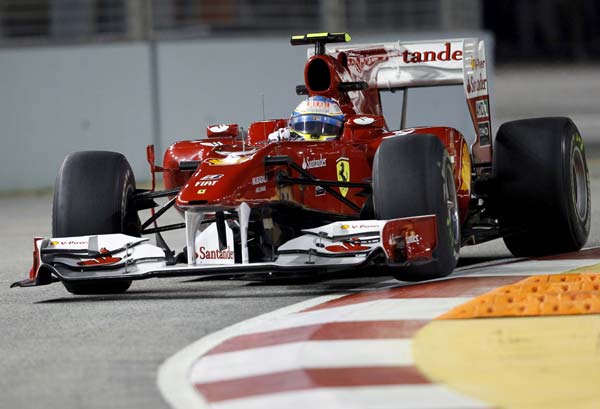 Fernando Alonso en su Ferrari Fernando Alonso en su Ferrari