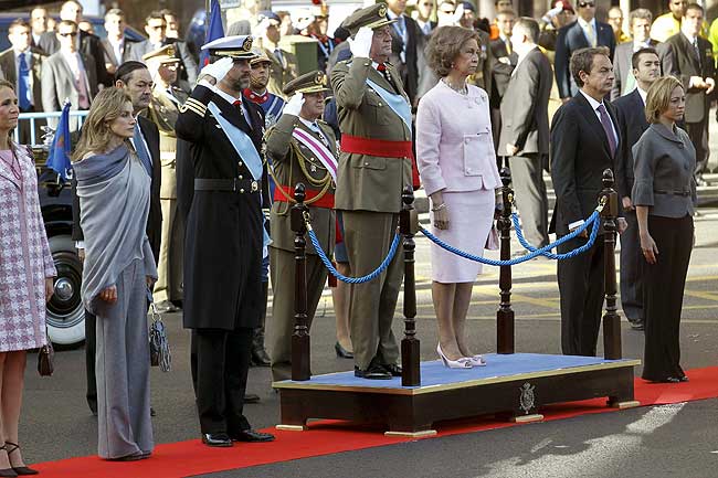 Defile del 12 de octubre Defile del 12 de octubre