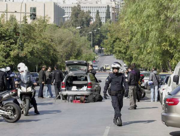 Estalla una bomba dejar heridos en la Embajada de Suiza en Atenas Estalla una bomba dejar heridos en la Embajada de Suiza en Atenas