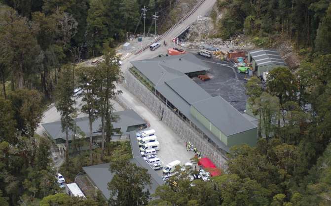 Mineros atrapados en una mina de Nueva Zelanda Mineros atrapados en una mina de Nueva Zelanda