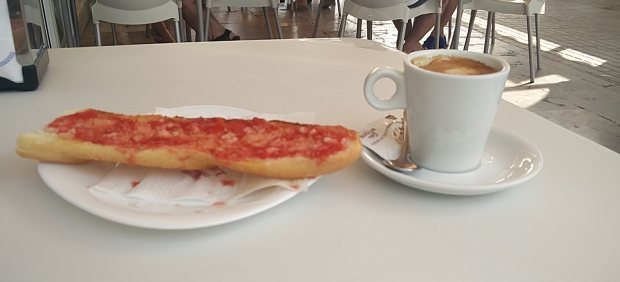 Resultado de imagen de pan con tomate