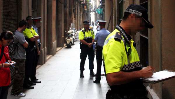 Mossos y Guardia Urbana Mossos y Guardia Urbana