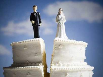 El divorcio en una tarta nupcial.