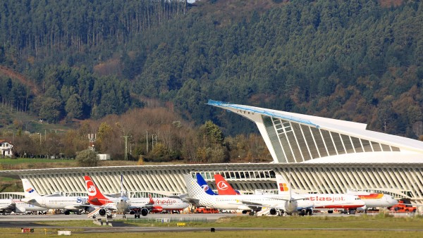 Aeropuerto de Bilbao Aeropuerto de Bilbao