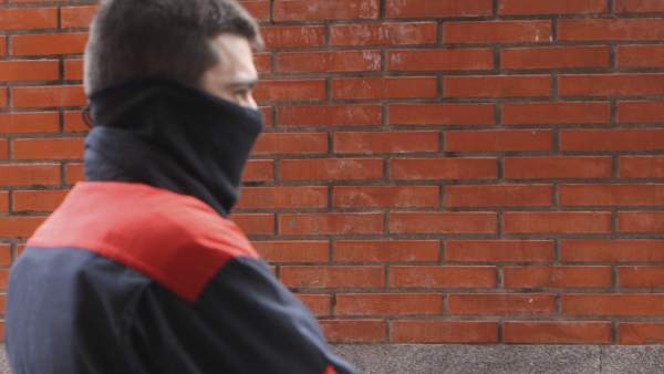 Un agente de la Ertzaintza Un agente de la Ertzaintza