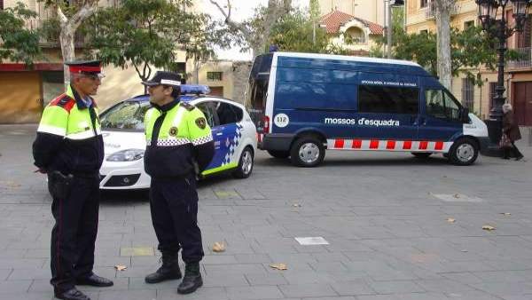 Mossos d'Esquadra. Mossos d'Esquadra.