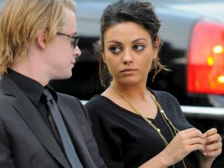 Macaulay Culkin y Mila Kunis