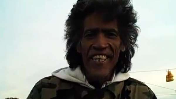 El vagabundo con la voz de oro El vagabundo con la voz de oro