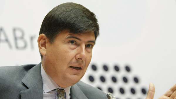 Manuel Pimentel Manuel Pimentel