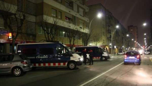 Los Mossos intensifican su presencia en Salt (Girona). Los Mossos intensifican su presencia en Salt (Girona).