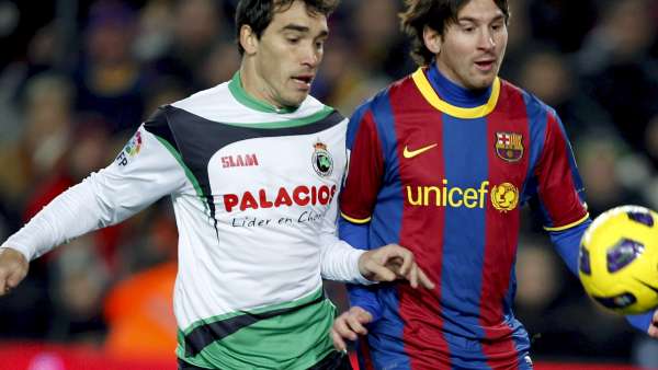 Leo Messi ante el Racing Leo Messi ante el Racing