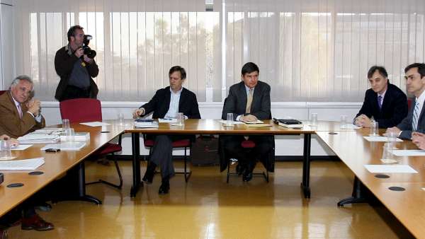 Reunión de USCA y Aena con Manuel Pimentel en la comisión negociadora del II convenio colectivo. Reunión de USCA y Aena con Manuel Pimentel en la comisión negociadora del II convenio colectivo.
