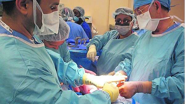 Una operación de cirugía Una operación de cirugía
