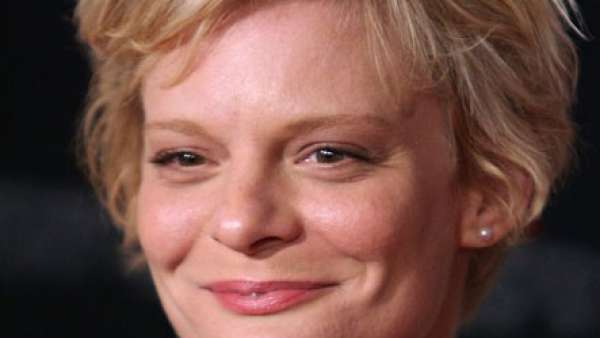 Martha Plimpton sitcom