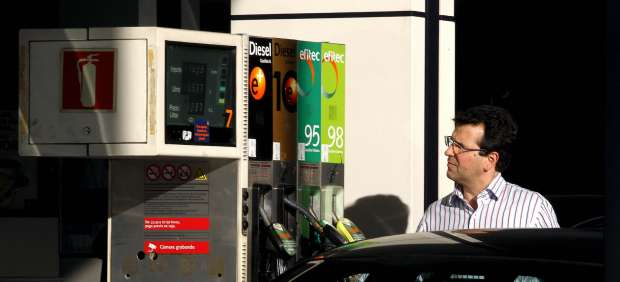 Repostando en la gasolinera