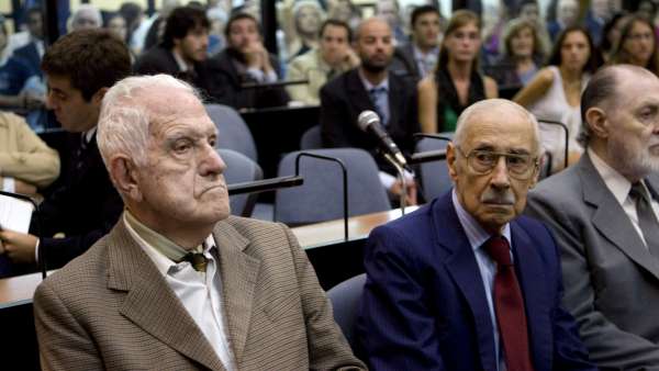 Comienza el juicio de Videla y Bignone Comienza el juicio de Videla y Bignone
