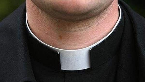 Un sacerdote Un sacerdote