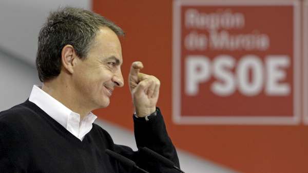 ZP hace el gesto de la ceja ZP hace el gesto de la ceja