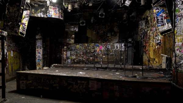 El escenario del CBGB El escenario del CBGB