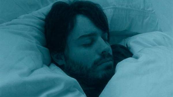 Hombre durmiendo Hombre durmiendo