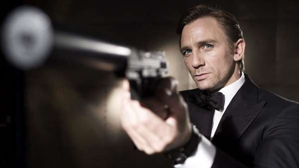 Daniel Craig como James Bond Daniel Craig como James Bond