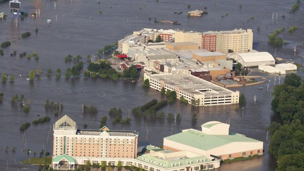 La crecida del río Misisipi alcanza la ciudad de Memphis ...