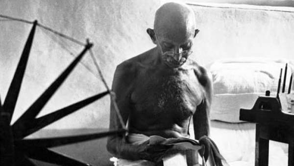 Gandhi Gandhi