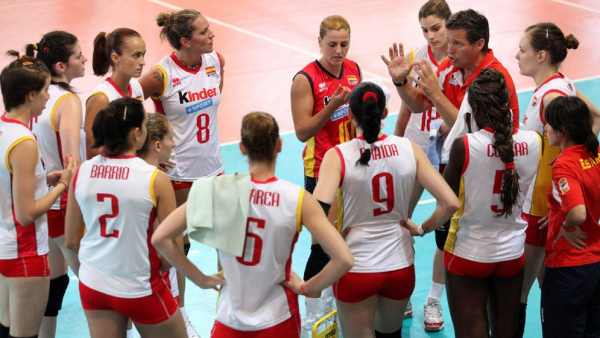 Gido Vermeulen y la seleccíón femenina de voley Gido Vermeulen y la seleccíón femenina de voley