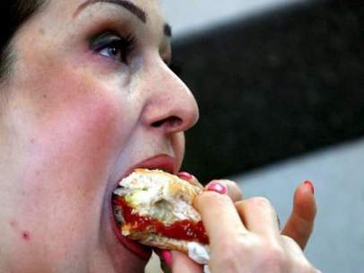 Comer sin parar para evadirse de la realidad Comer sin parar para evadirse de la realidad
