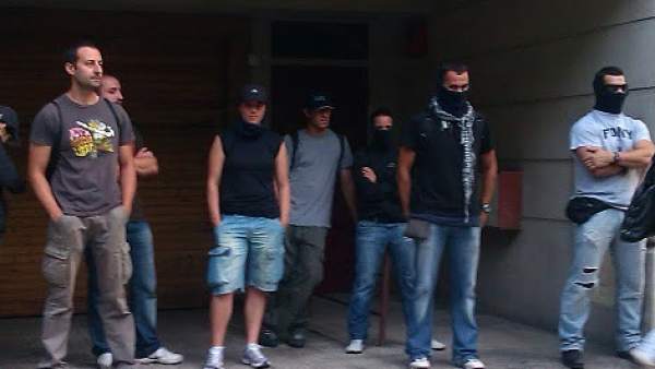 Supuestos agentes de los Mossos infiltrados en la protesta frente al Parlament Supuestos agentes de los Mossos infiltrados en la protesta frente al Parlament